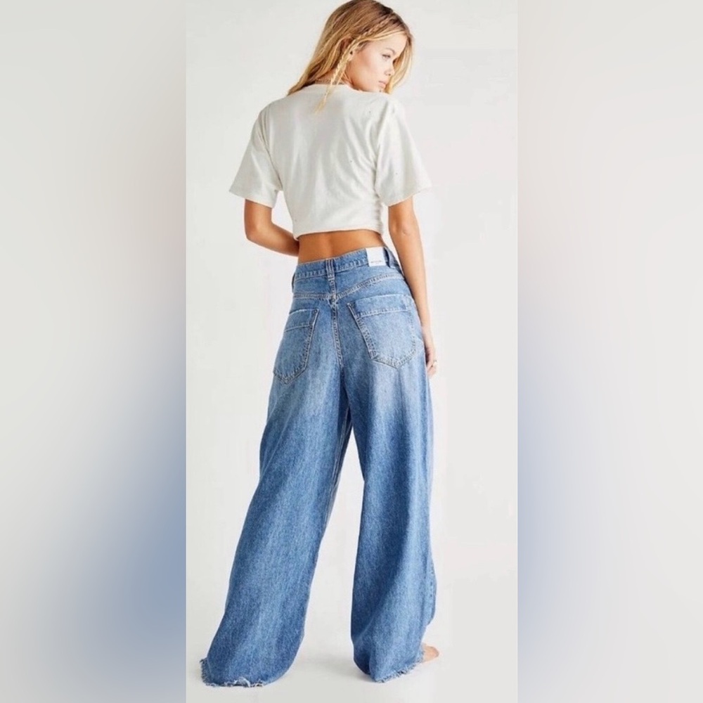 We The Free Old West Slouchy High Rise Wide Leg Jeans, Size 31 - Picture 2 of 6